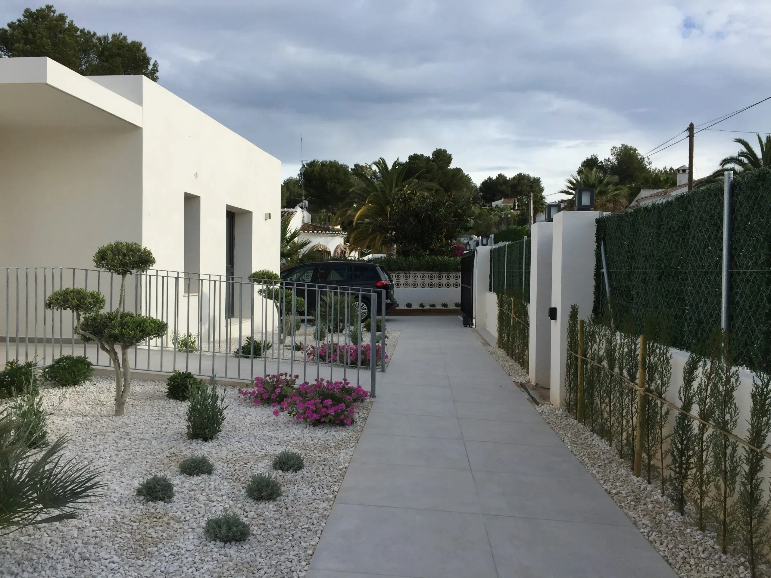 Wide accessible paths at Villa Olivo